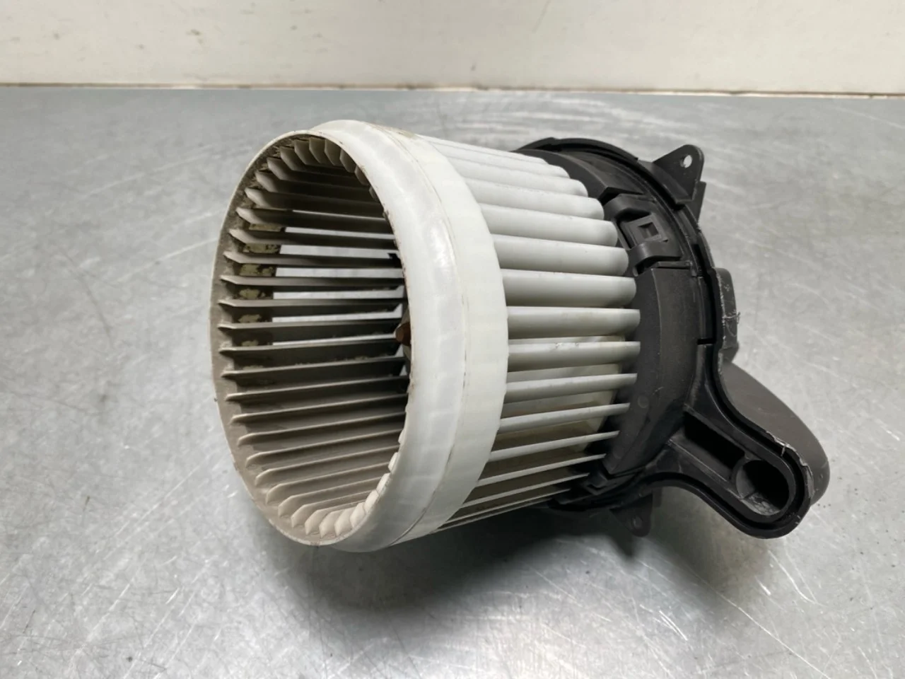 Renault ZOE/E- TECH 2013--> Fűtésventilátor motor nézet 2