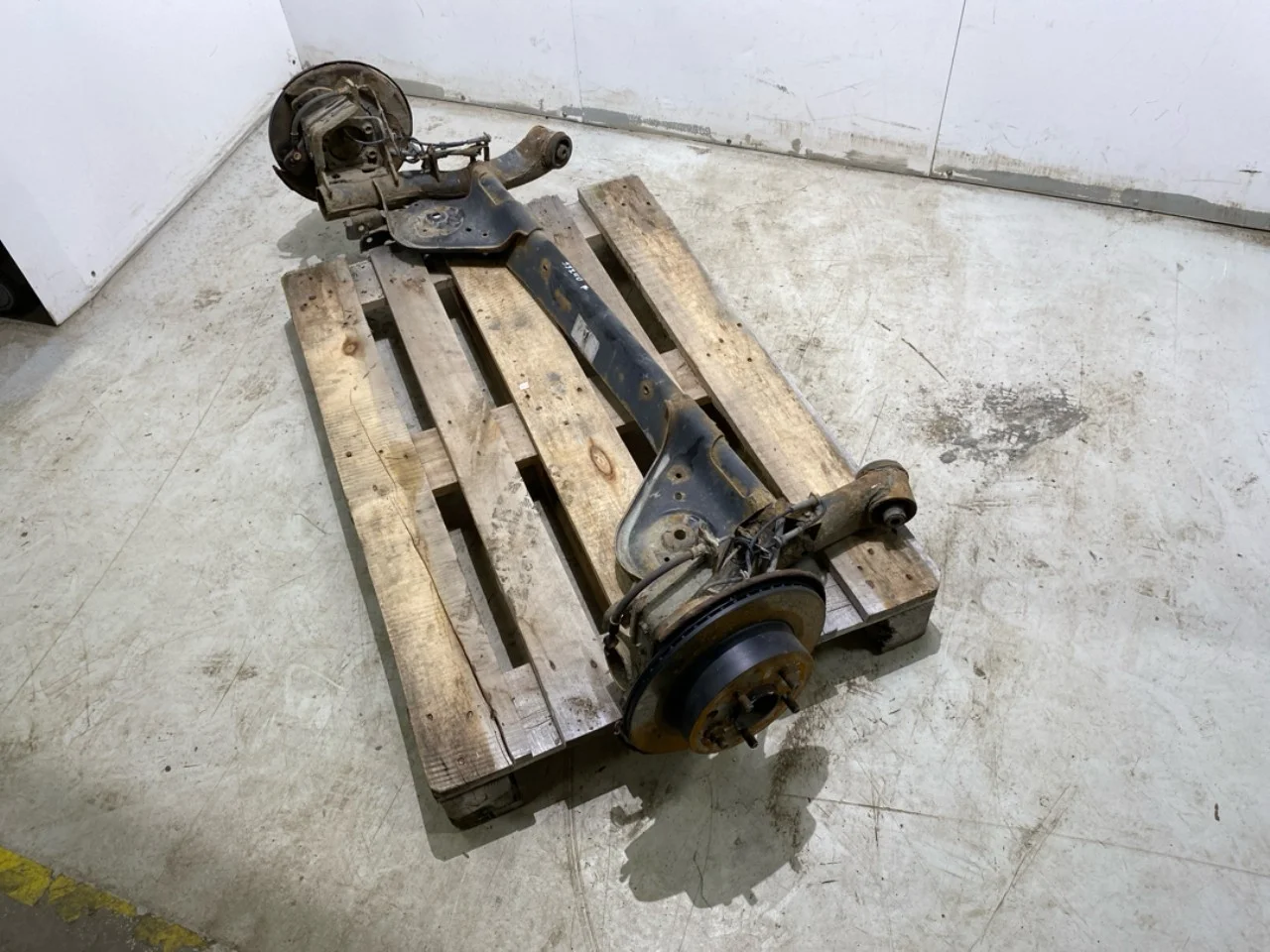 Nissan LEAF 2011-17 Rear suspension, other view 2
