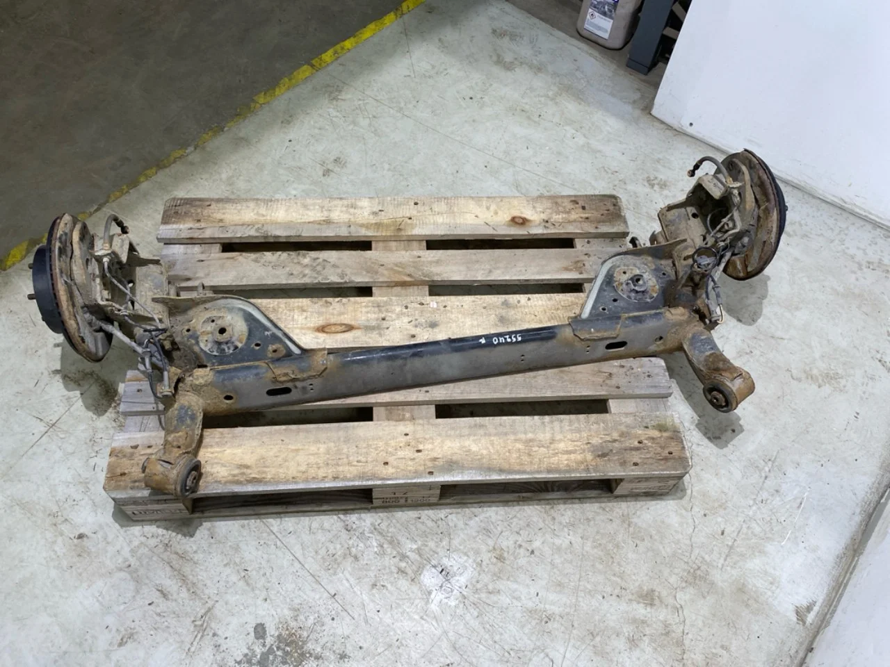 Nissan LEAF 2011-17 Rear suspension, other view 4