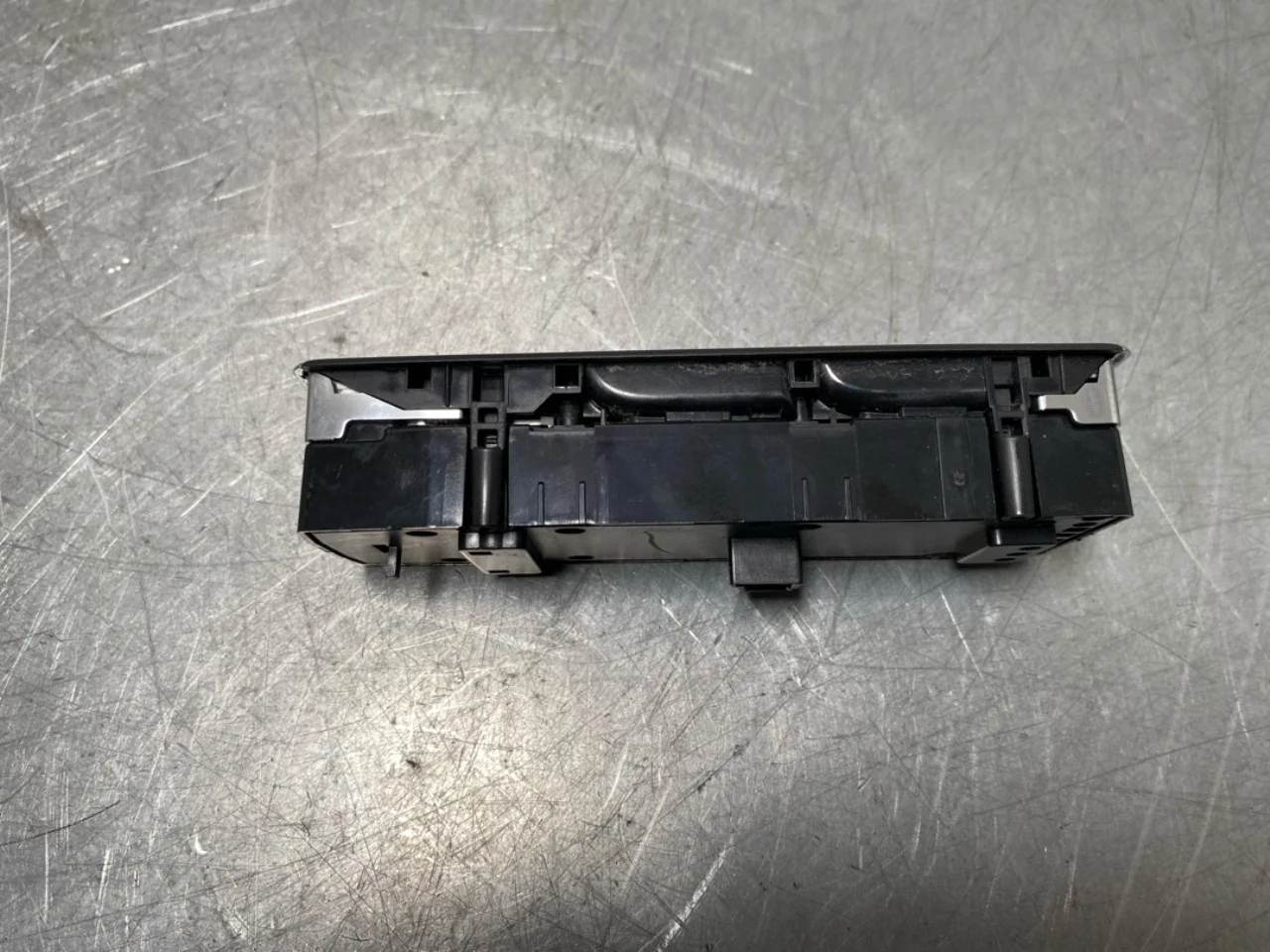 Tesla MODEL S 2013- Ablakemelő kapcsoló nézet 4