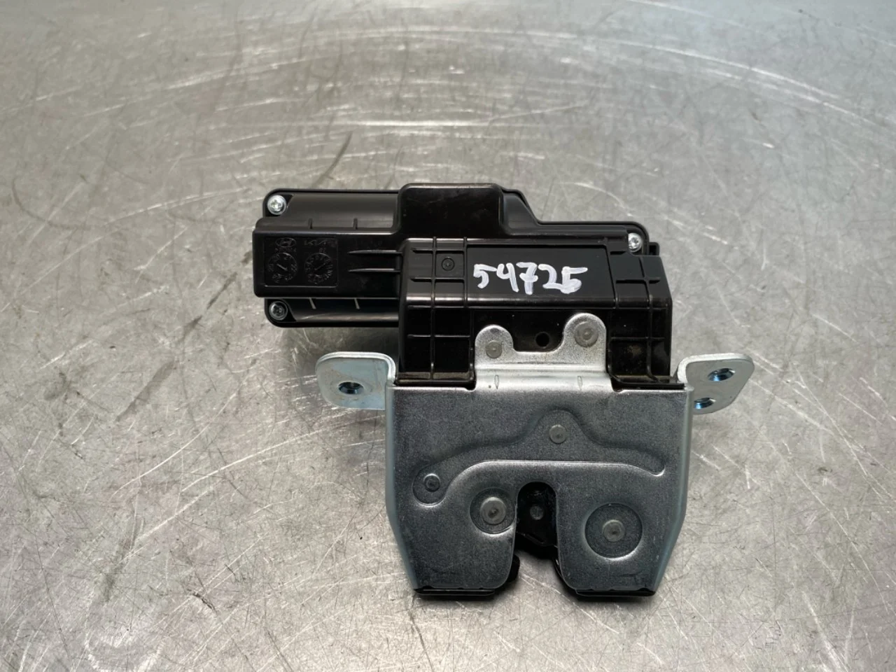 Kia EV6 2022- Tailgate lock