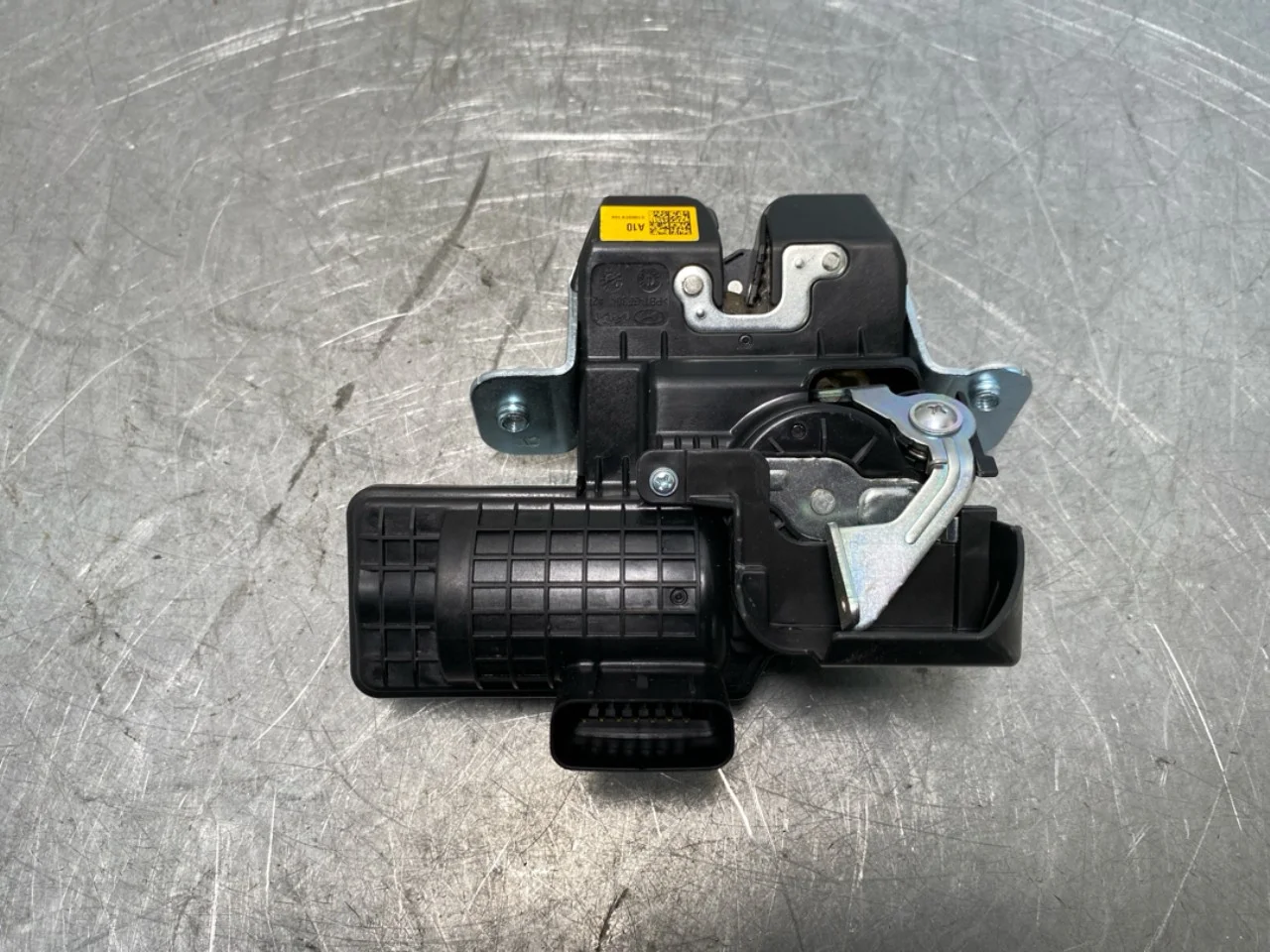 Kia EV6 2022- Tailgate lock view 2
