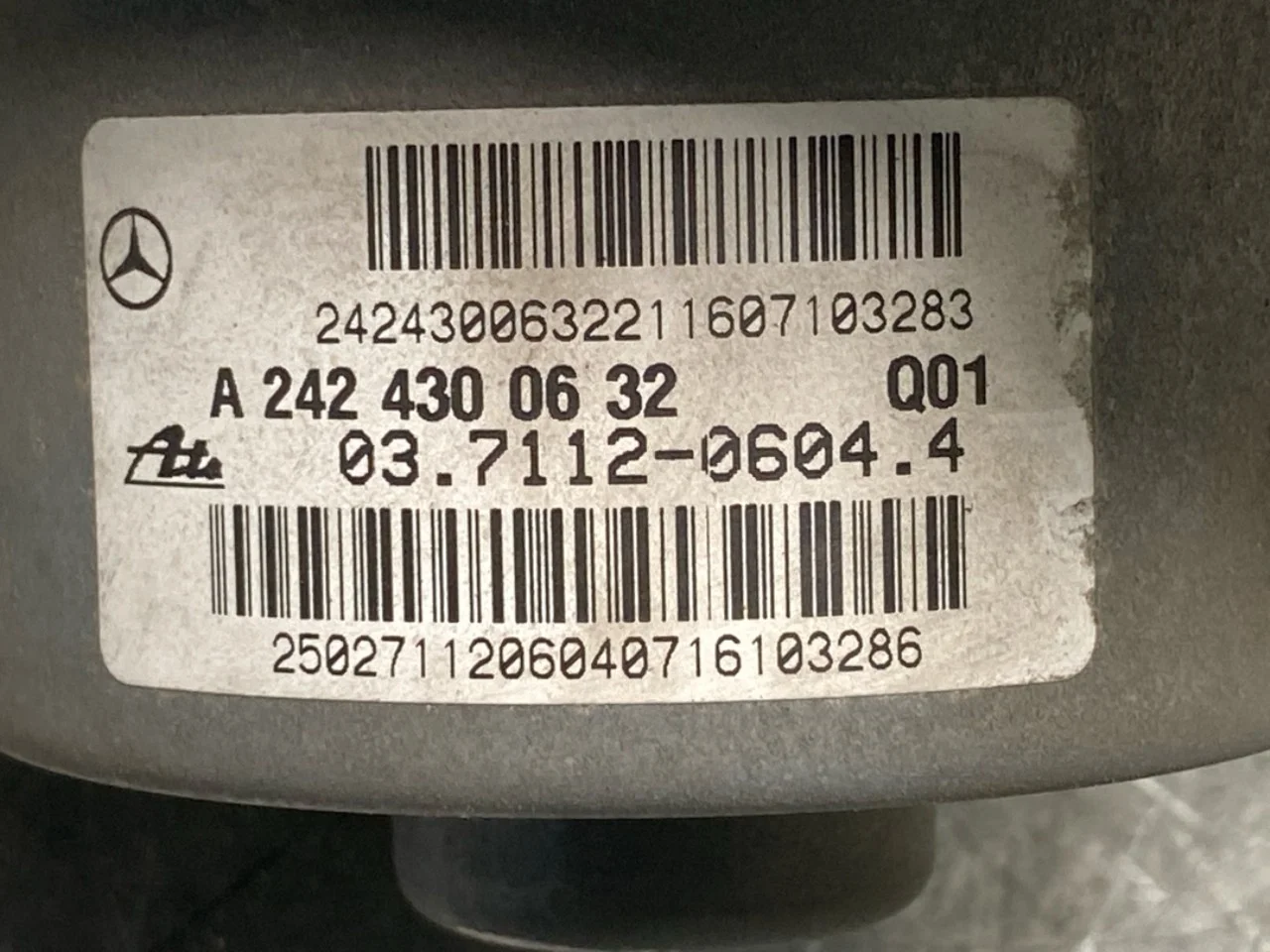 Mercedes B 180-200 W246/W242 2012-19 Vacuum pump view 4