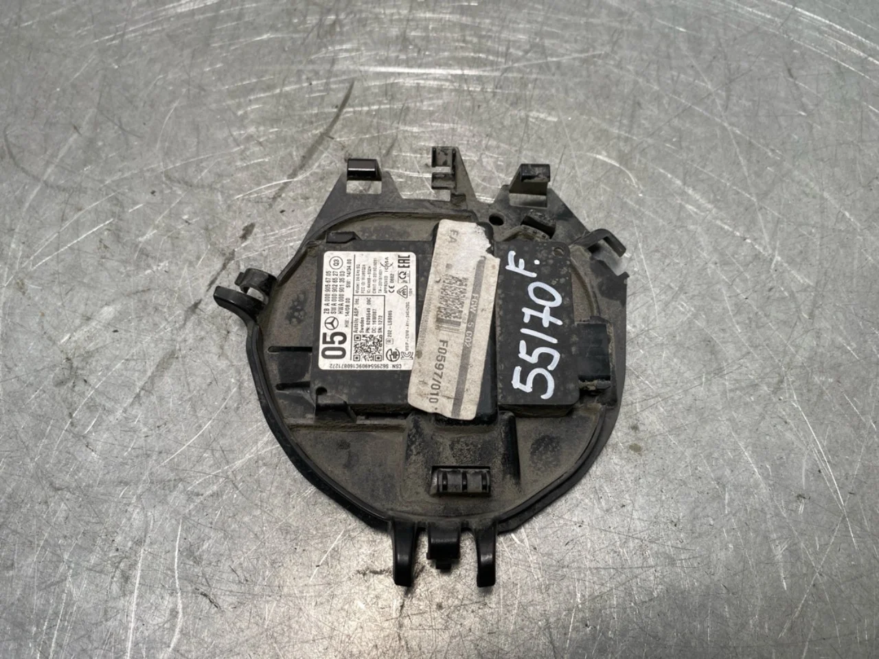 Mercedes B 180-200 W246/W242 2012-19 Adaptive cruise control sensor view 2