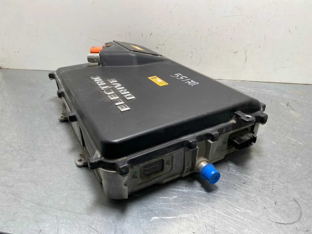 Mercedes B 180-200 W246/W242 2012-19 Akkumulátortöltő nézet 3