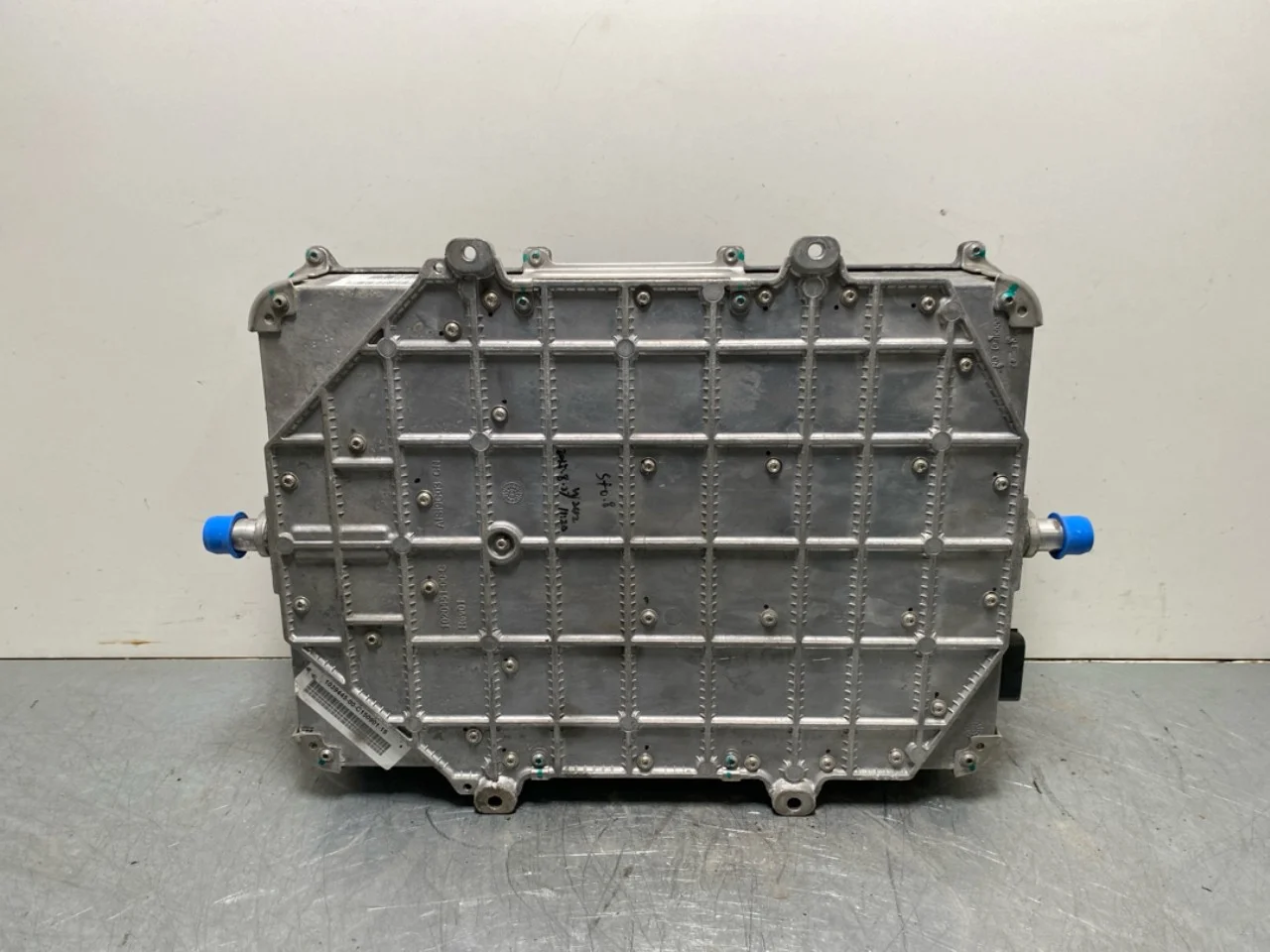 Mercedes B 180-200 W246/W242 2012-19 Akkumulátortöltő nézet 4