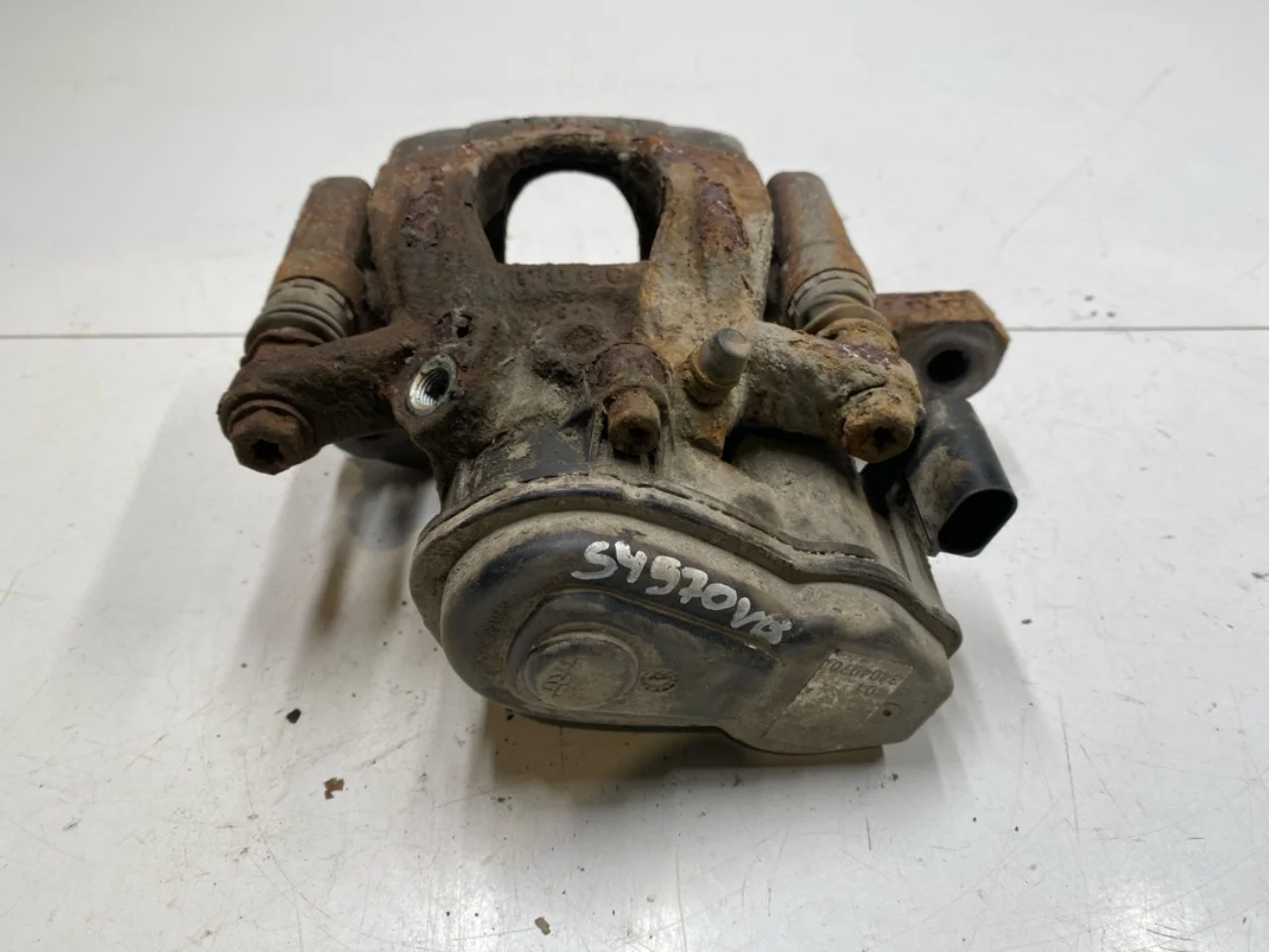 Nissan LEAF 2017-24 Rear left brake caliper view 2