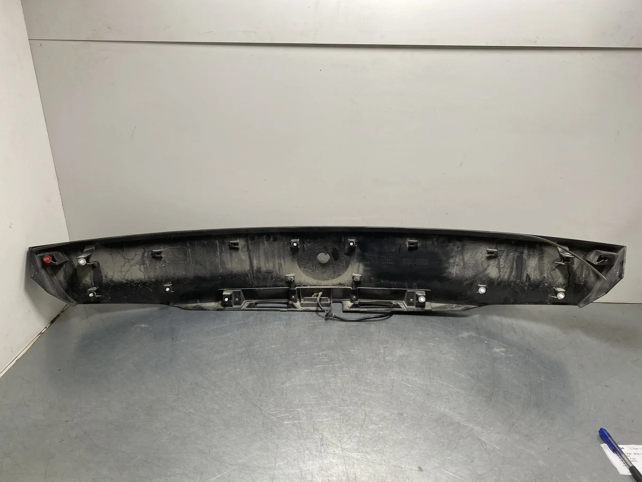 Nissan LEAF 2017-24 Trim molding, other view 2