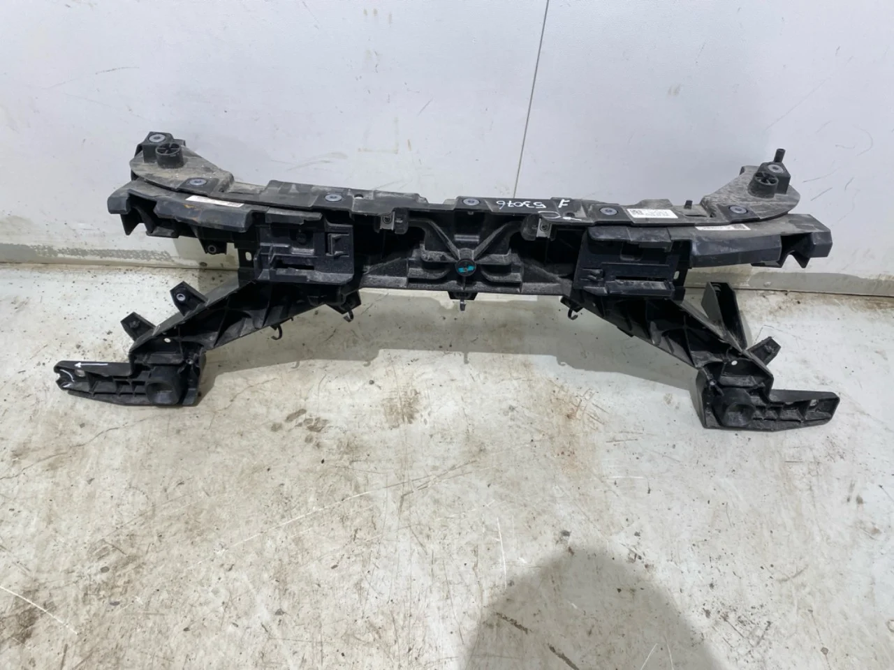 Tesla MODEL 3 2024- Front panel