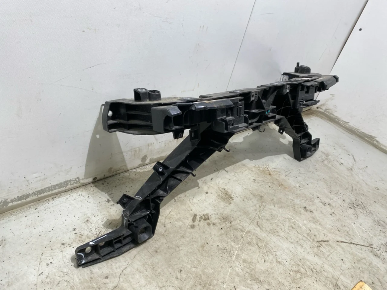 Tesla MODEL 3 2024- Front panel view 2