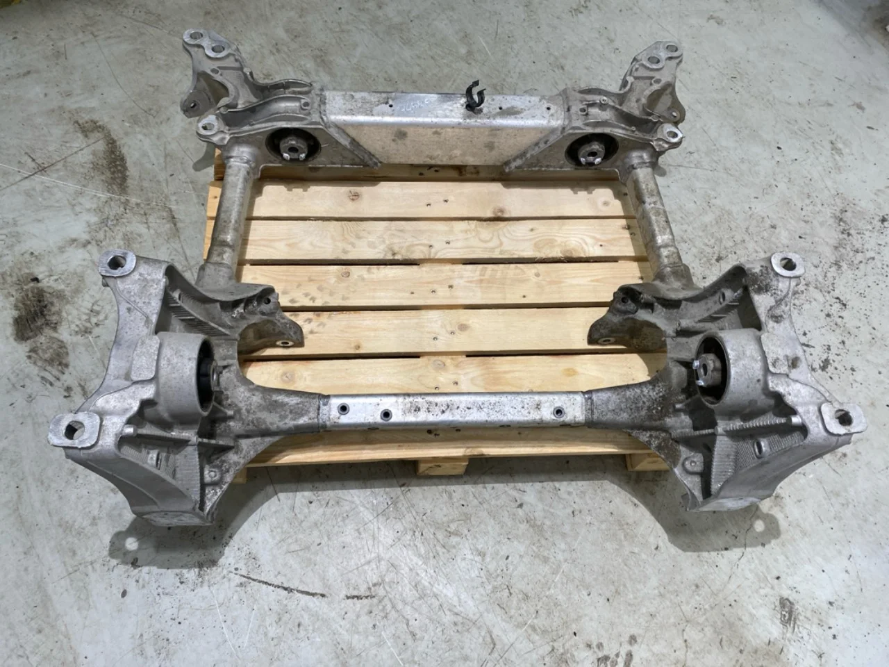 Audi E-TRON, S GE 2019- Front subframe view 4