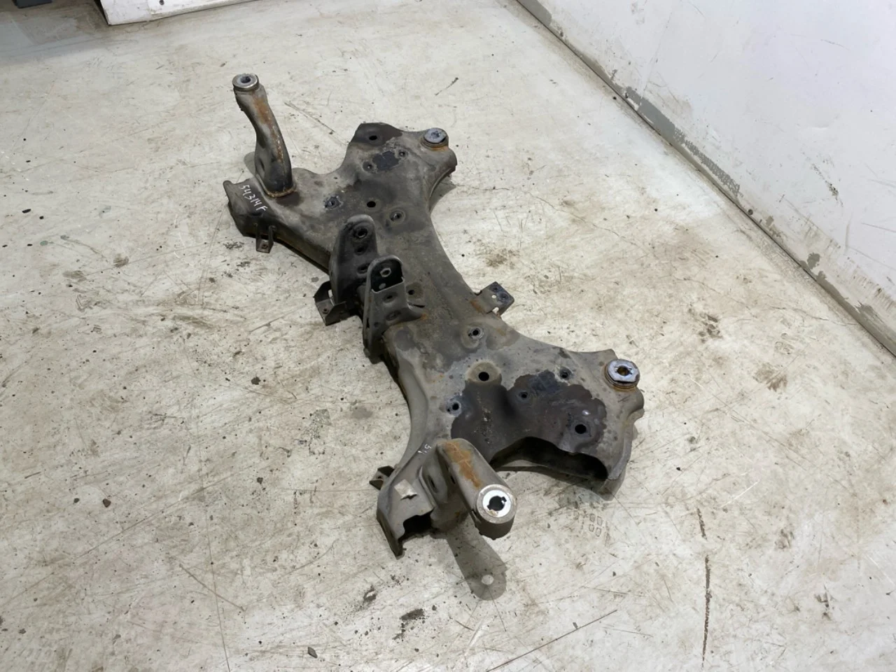 Kia SOUL 2009- Front subframe view 3