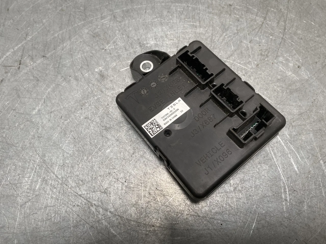 Tesla MODEL 3 2024- Vezérlőegység, egyéb