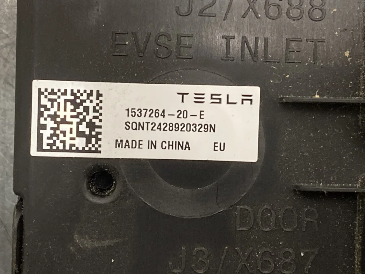 Tesla MODEL 3 2024- Vezérlőegység, egyéb nézet 3