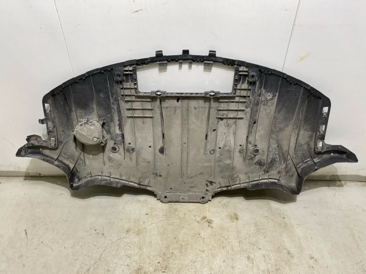 Tesla MODEL 3 2024- Alsó védőlemez (motor/váltó/padló)