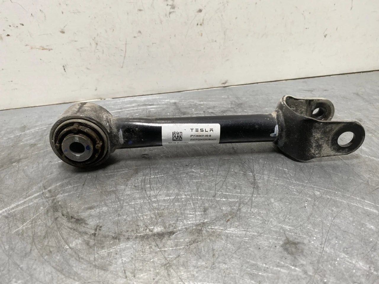 Tesla MODEL 3 2024- Control arm, rear right