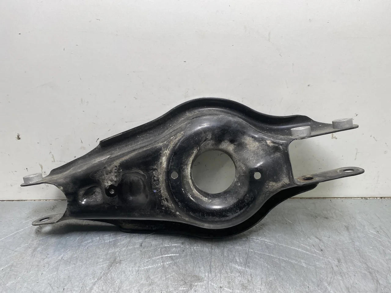 Tesla MODEL 3 2024- Control arm, rear left