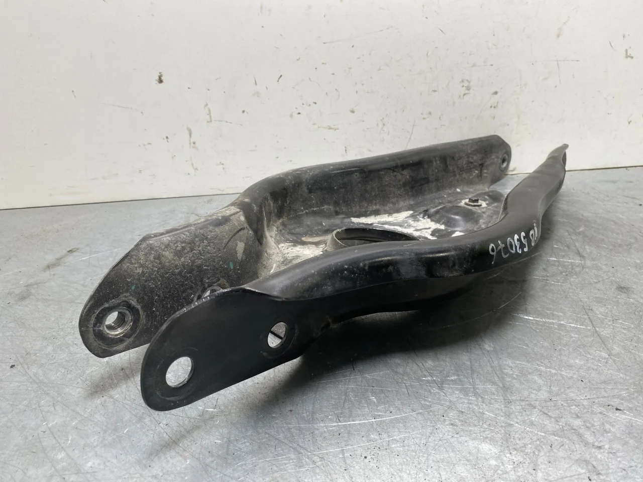 Tesla MODEL 3 2024- Control arm, rear left view 3