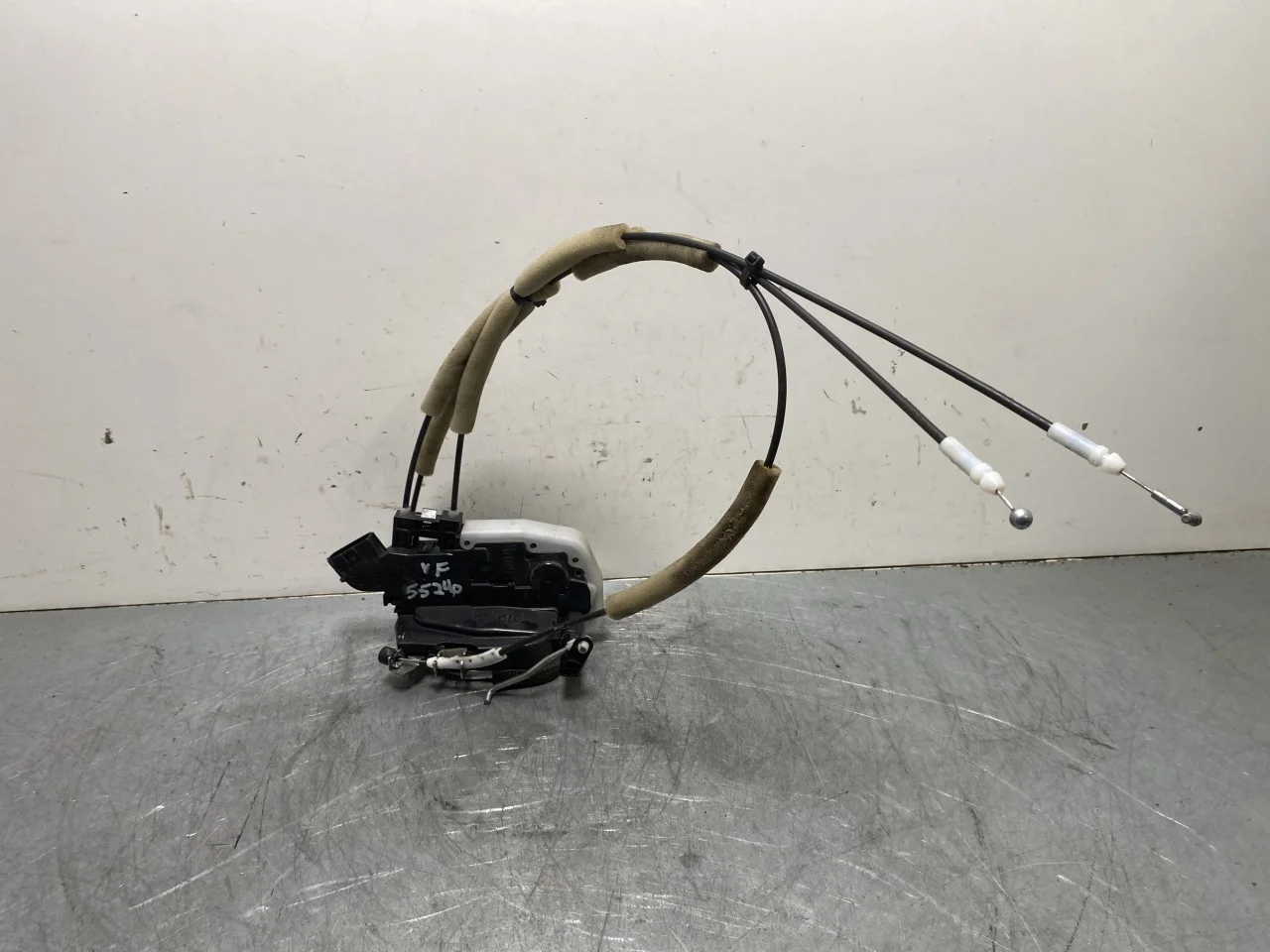Nissan LEAF 2011-17 Door lock housing