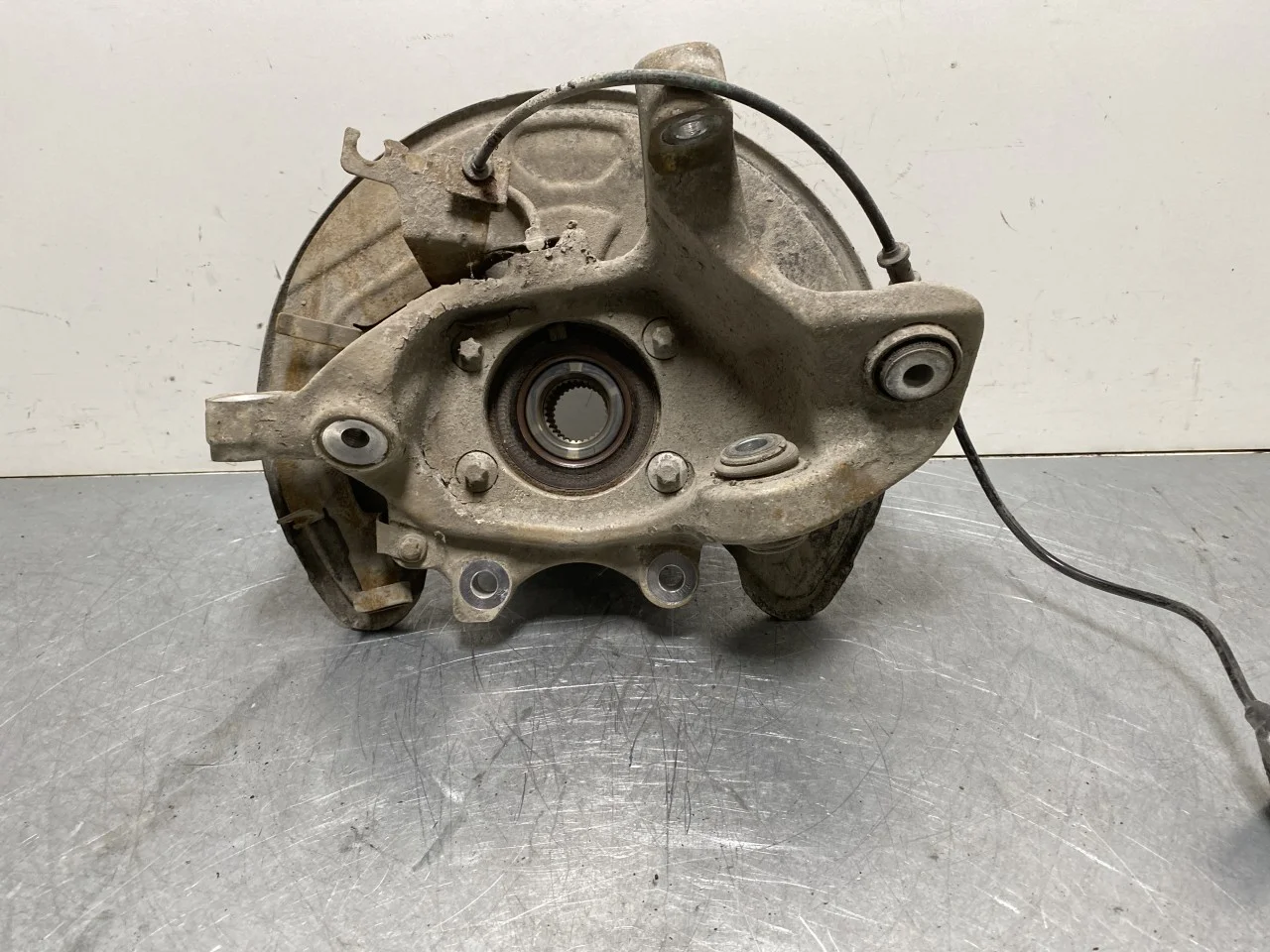 Mercedes EQC 2020- Stub axle carrier, left rear