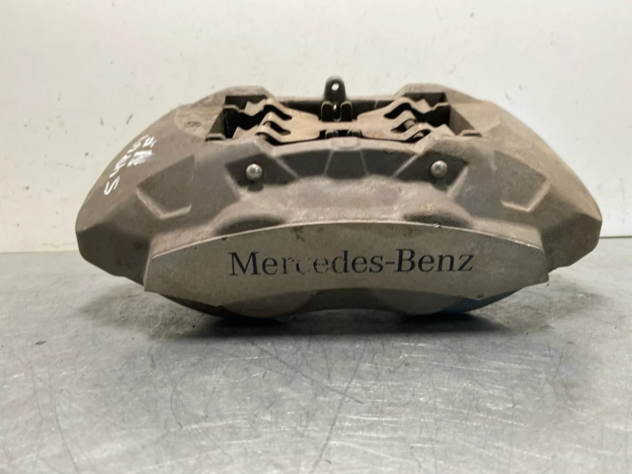 Mercedes EQC 2020- Front left brake caliper view 3