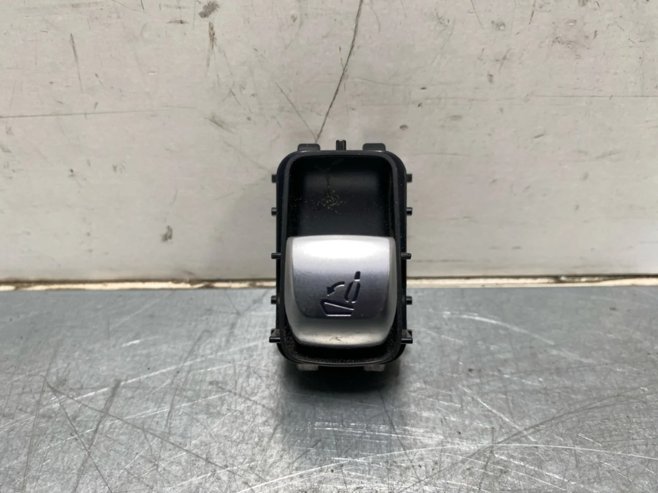 Mercedes EQC 2020- Egyéb kapcsolók