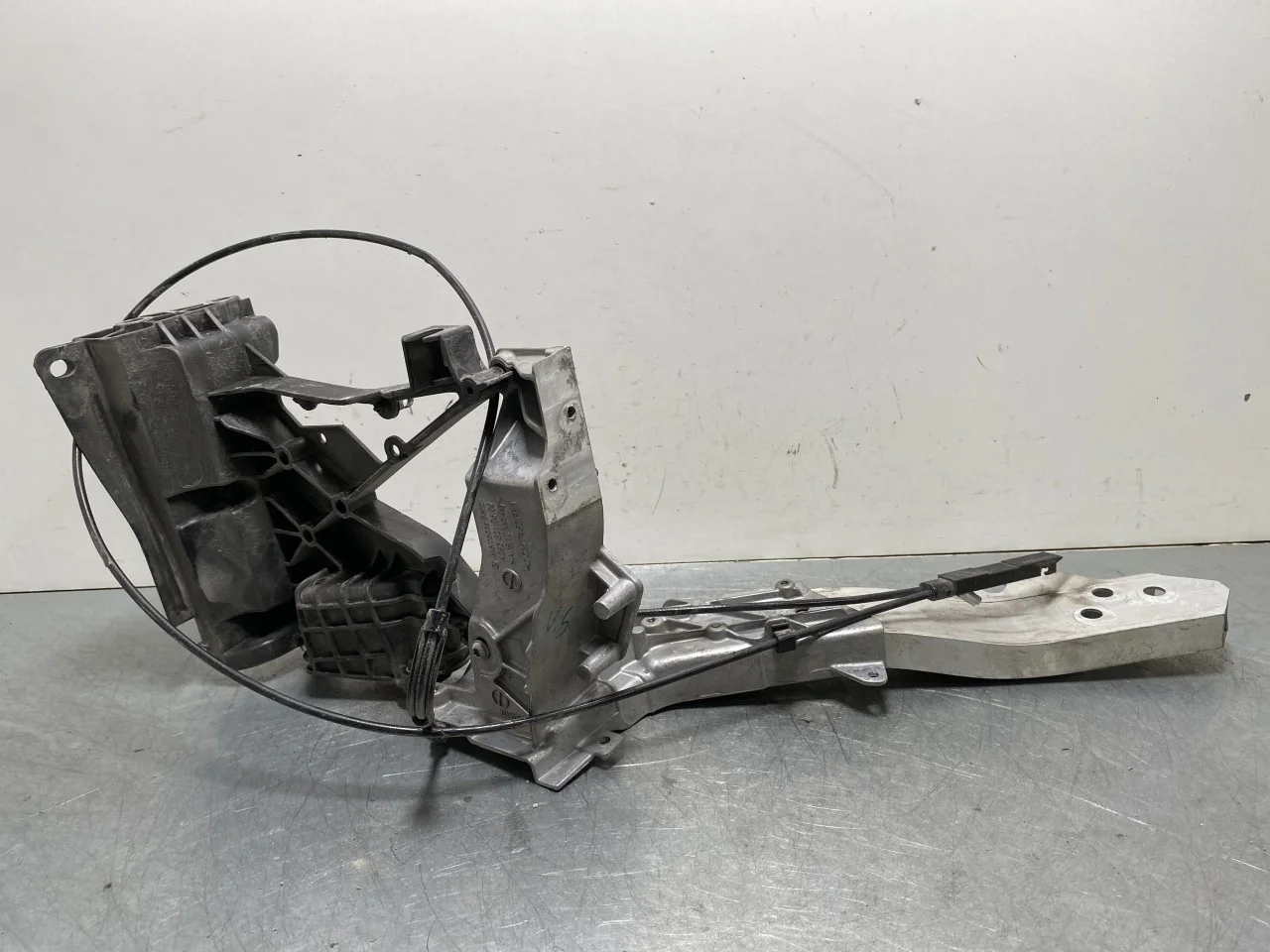 Mercedes EQC 2020- Front panel view 2
