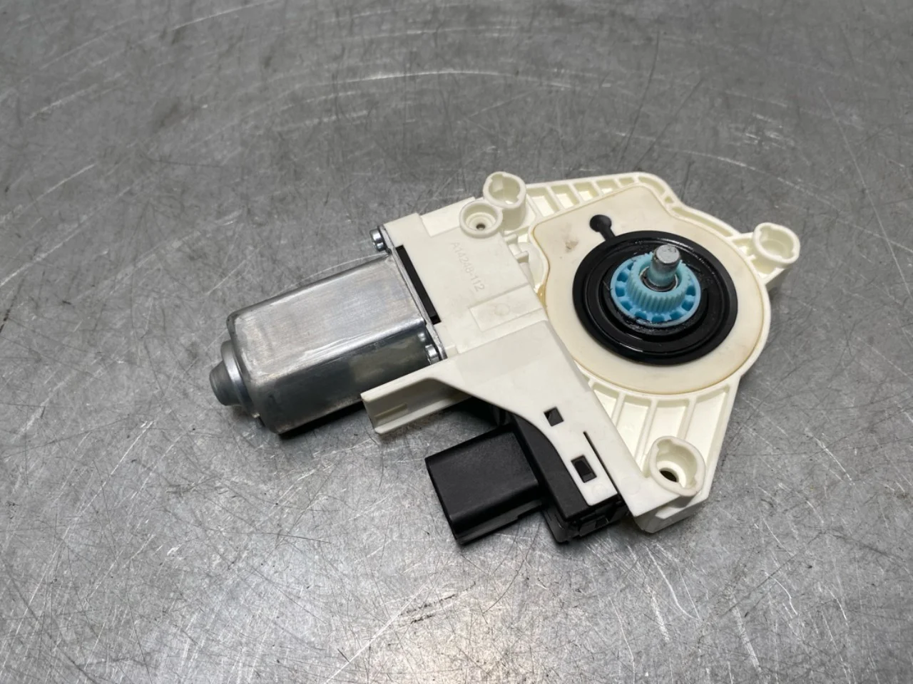 Tesla MODEL Y 2021- Ablakemelő motor