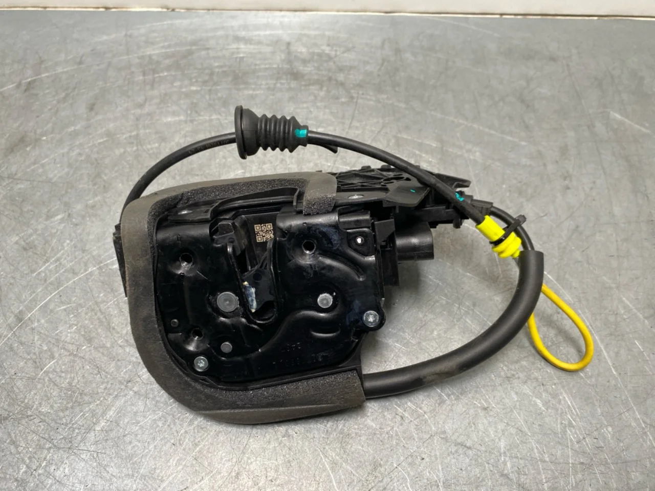 Tesla MODEL 3 2024- Door lock housing