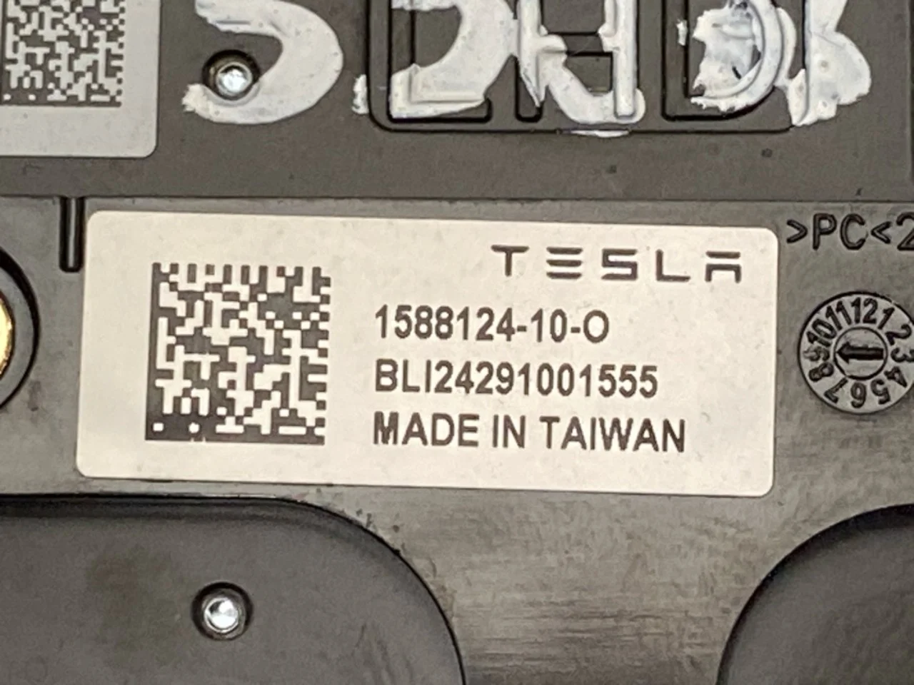 Tesla MODEL 3 2024- Exterior camera view 3