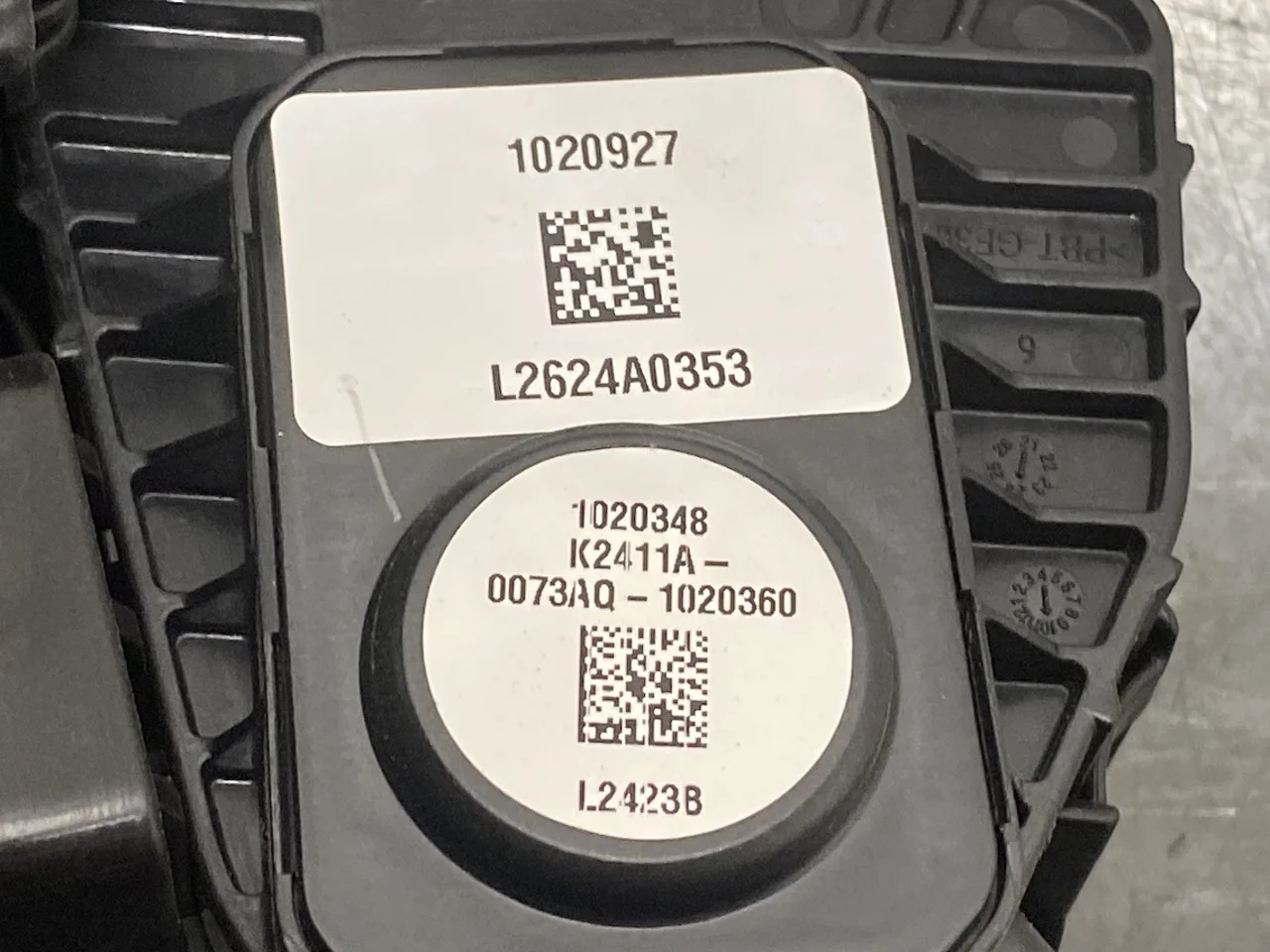 Tesla MODEL 3 2024- Pedál, gáz / fék / kuplung nézet 4