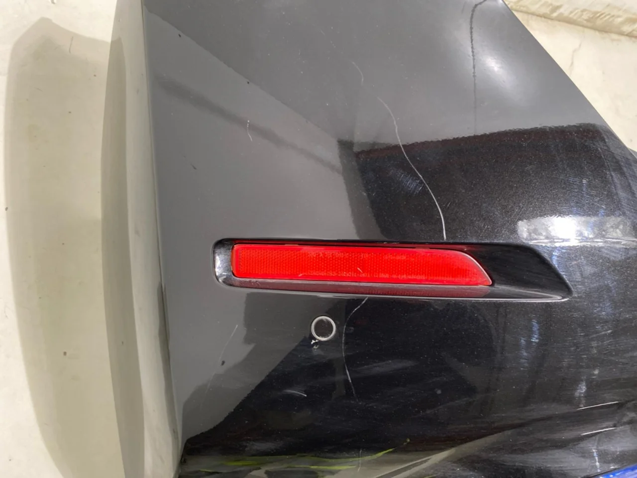 Nissan LEAF 2017-24 Rear bumper view 4