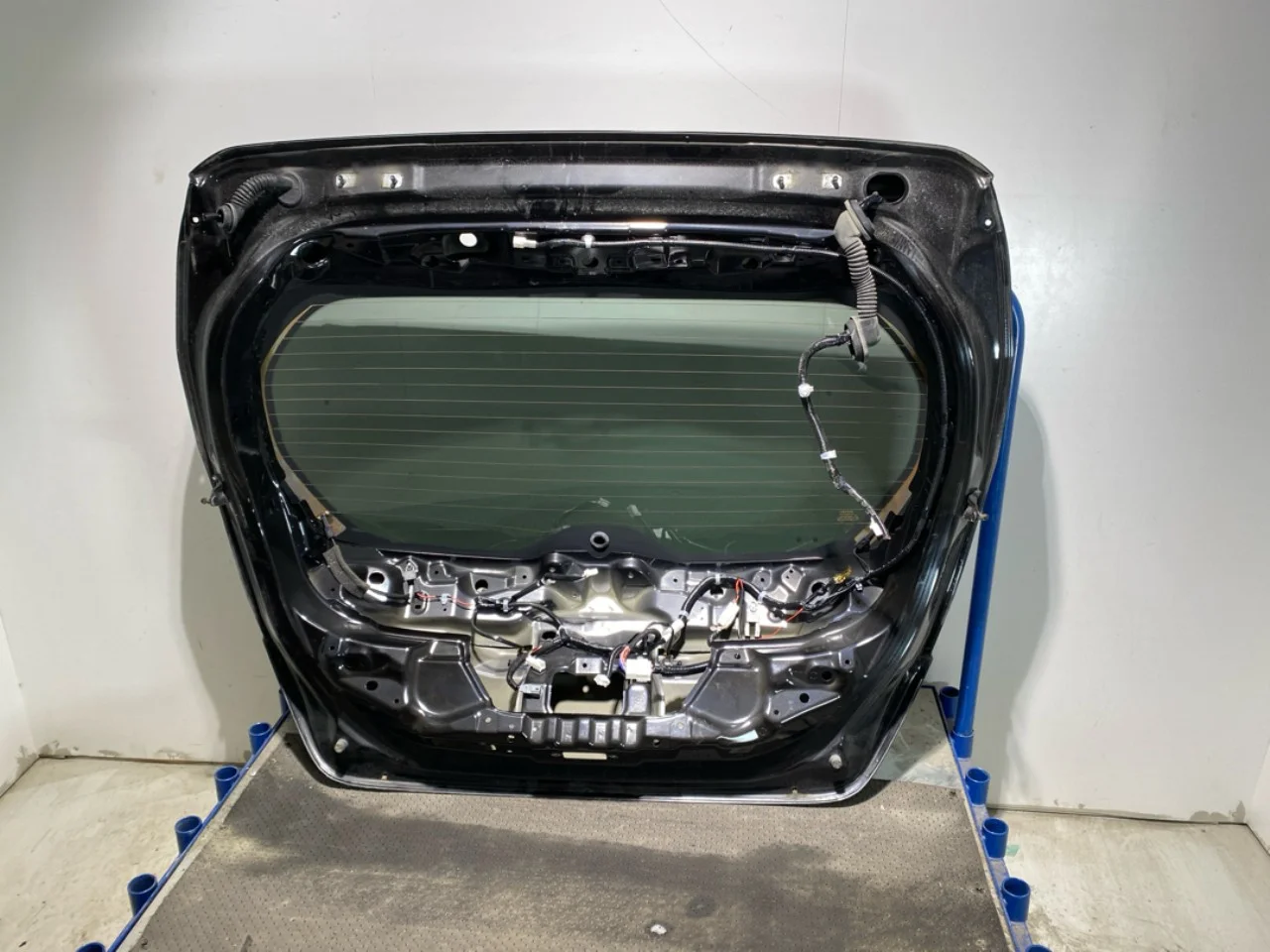 Nissan LEAF 2017-24 Tailgate, hatchback / estate view 3