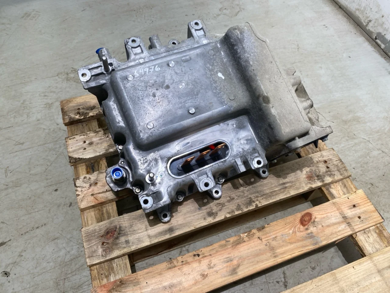 Nissan LEAF 2011-17 Inverter, 12-220V view 2