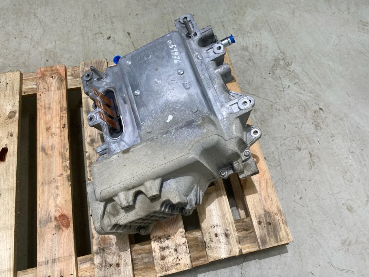 Nissan LEAF 2011-17 Inverter, 12-220V view 3