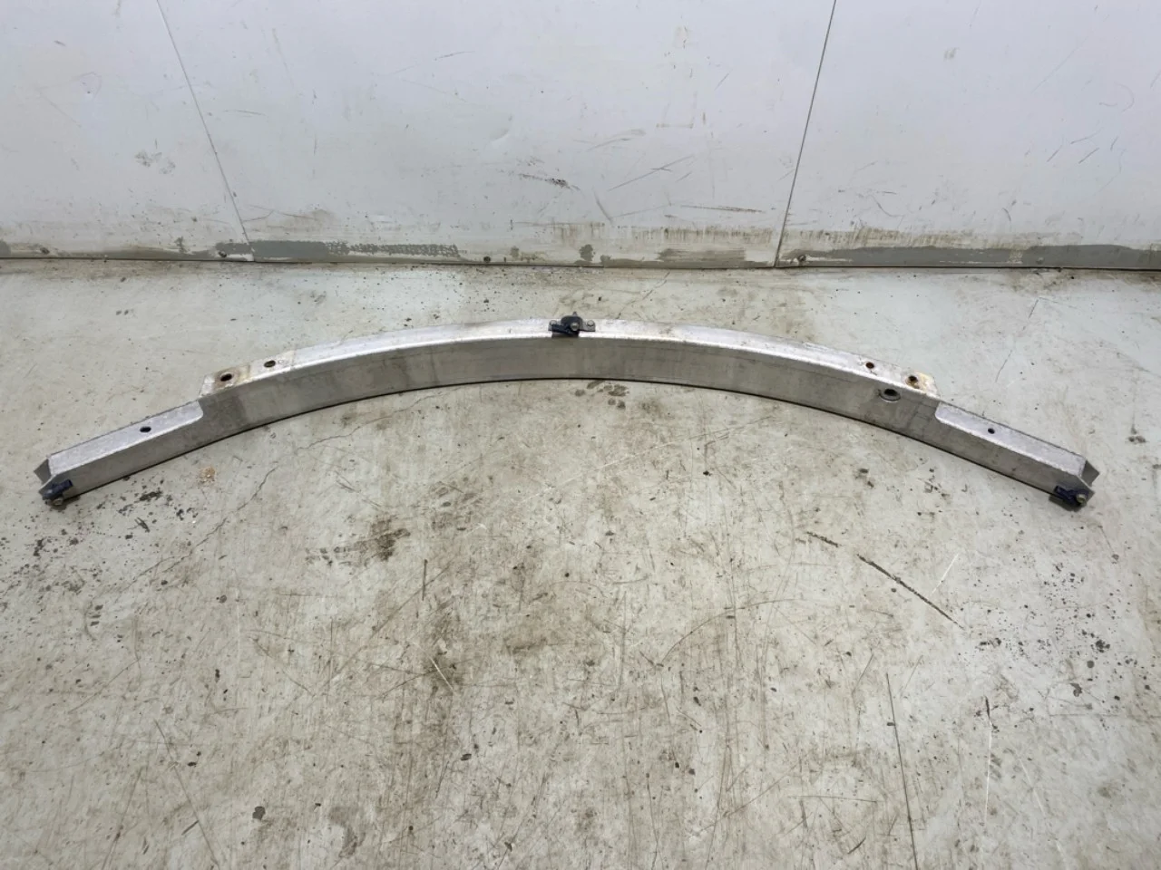 Tesla MODEL 3 2017--> Bumper reinforcement beam, front view 4
