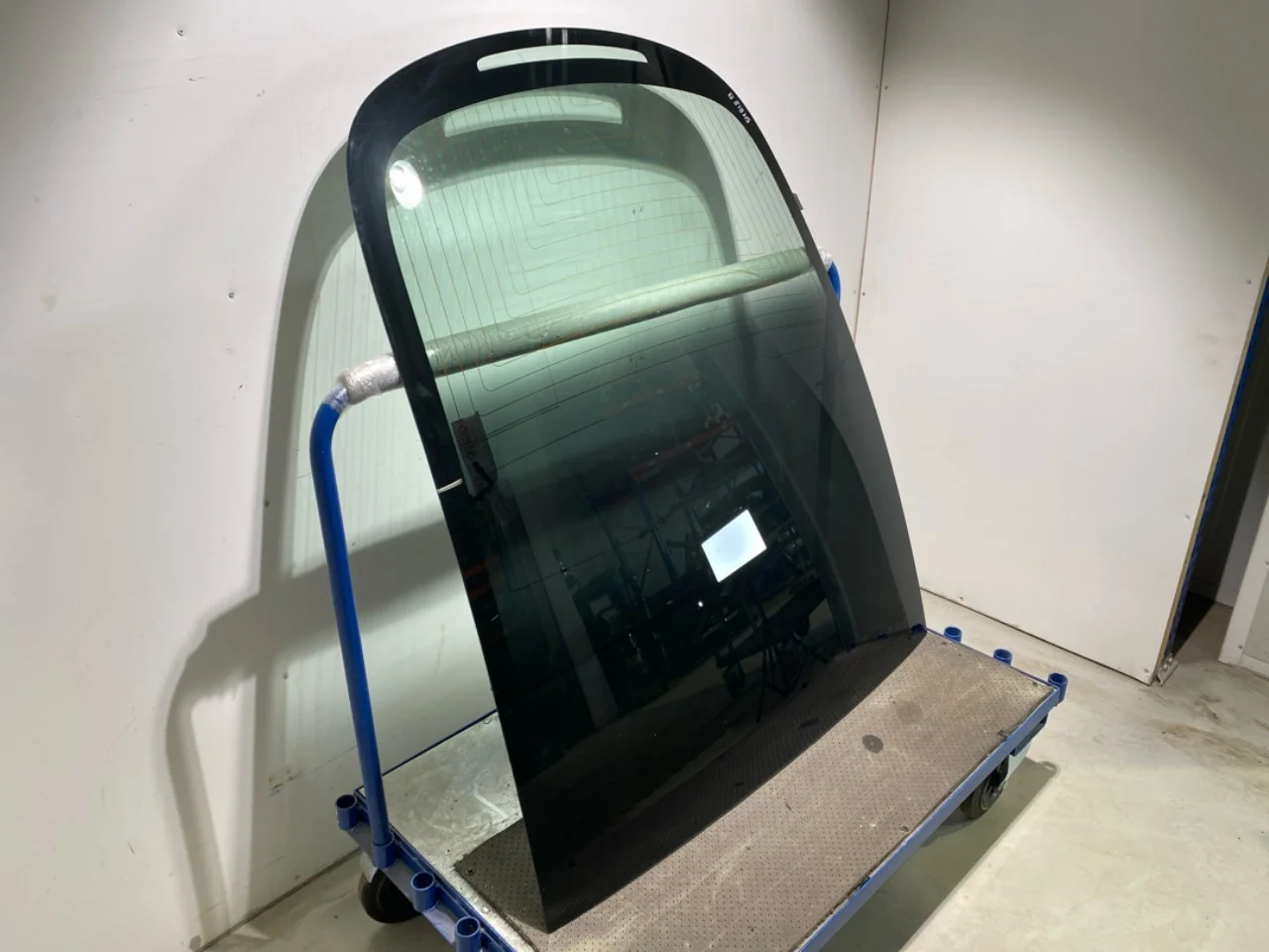 Tesla MODEL 3 2017--> Hátsó ablak (szélvédő) nézet 2