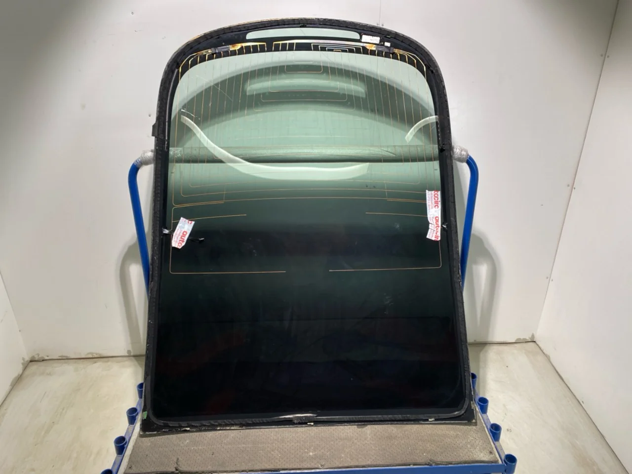 Tesla MODEL 3 2017--> Hátsó ablak (szélvédő) nézet 4