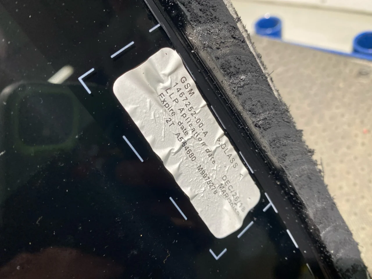 Tesla MODEL 3 2017--> Sunroof view 3