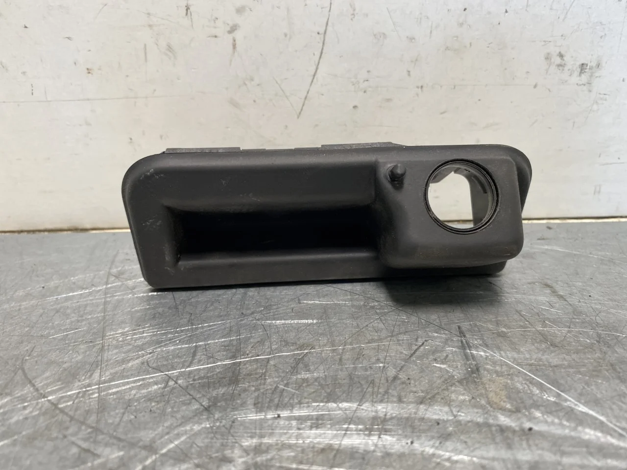 Ford EXPLORER ELECTRIC 2024- Tailgate exterior handle