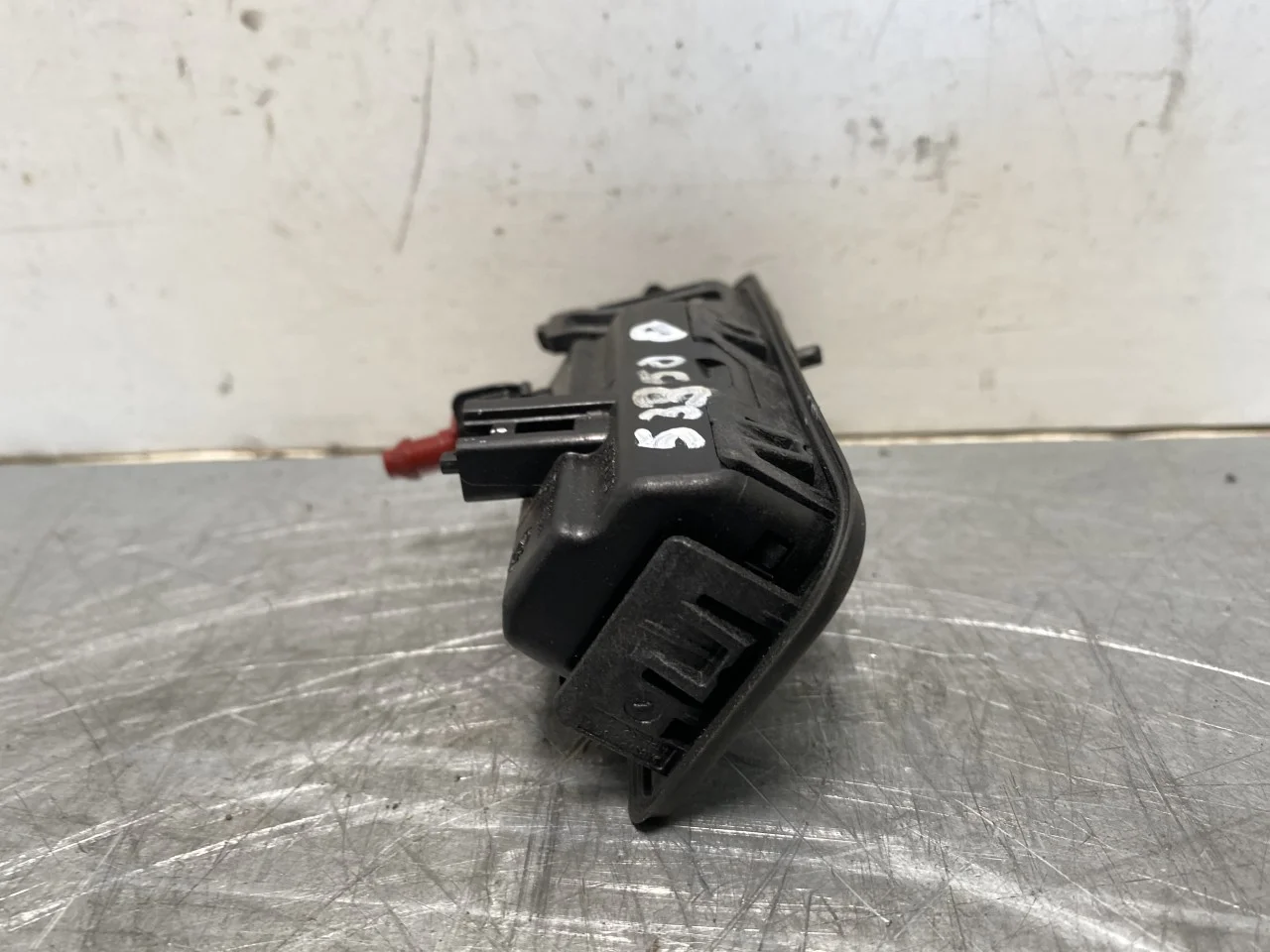 Ford EXPLORER ELECTRIC 2024- Tailgate exterior handle view 4