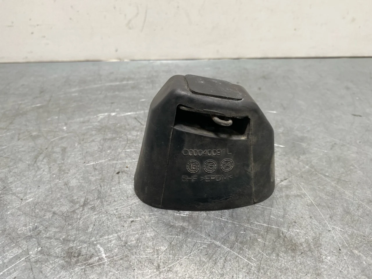 Maxus EV80 2019-> Body shell view 2