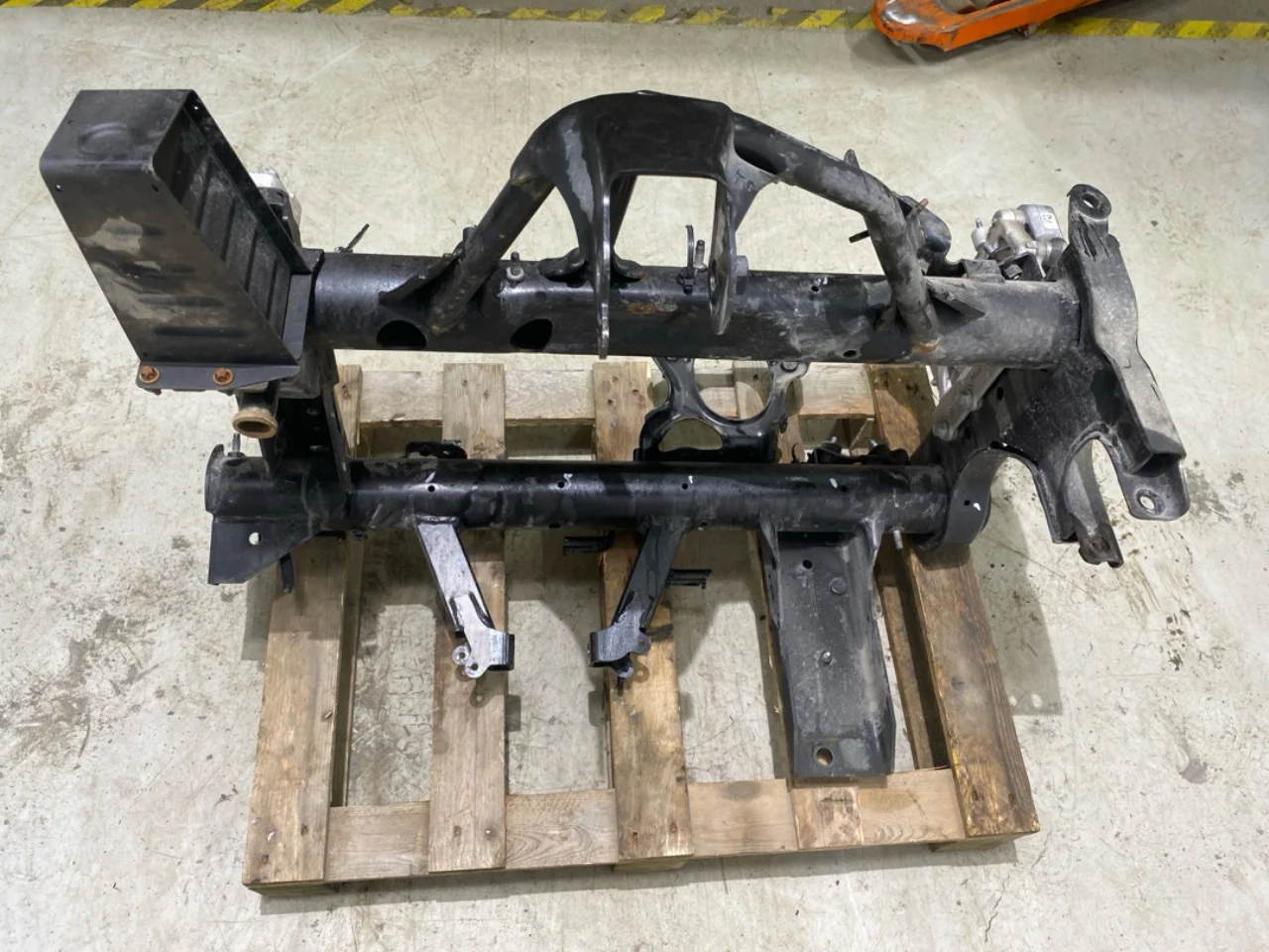 Mercedes B 180-200 W246/W242 2012-19 Motorbak, acél / alu nézet 4