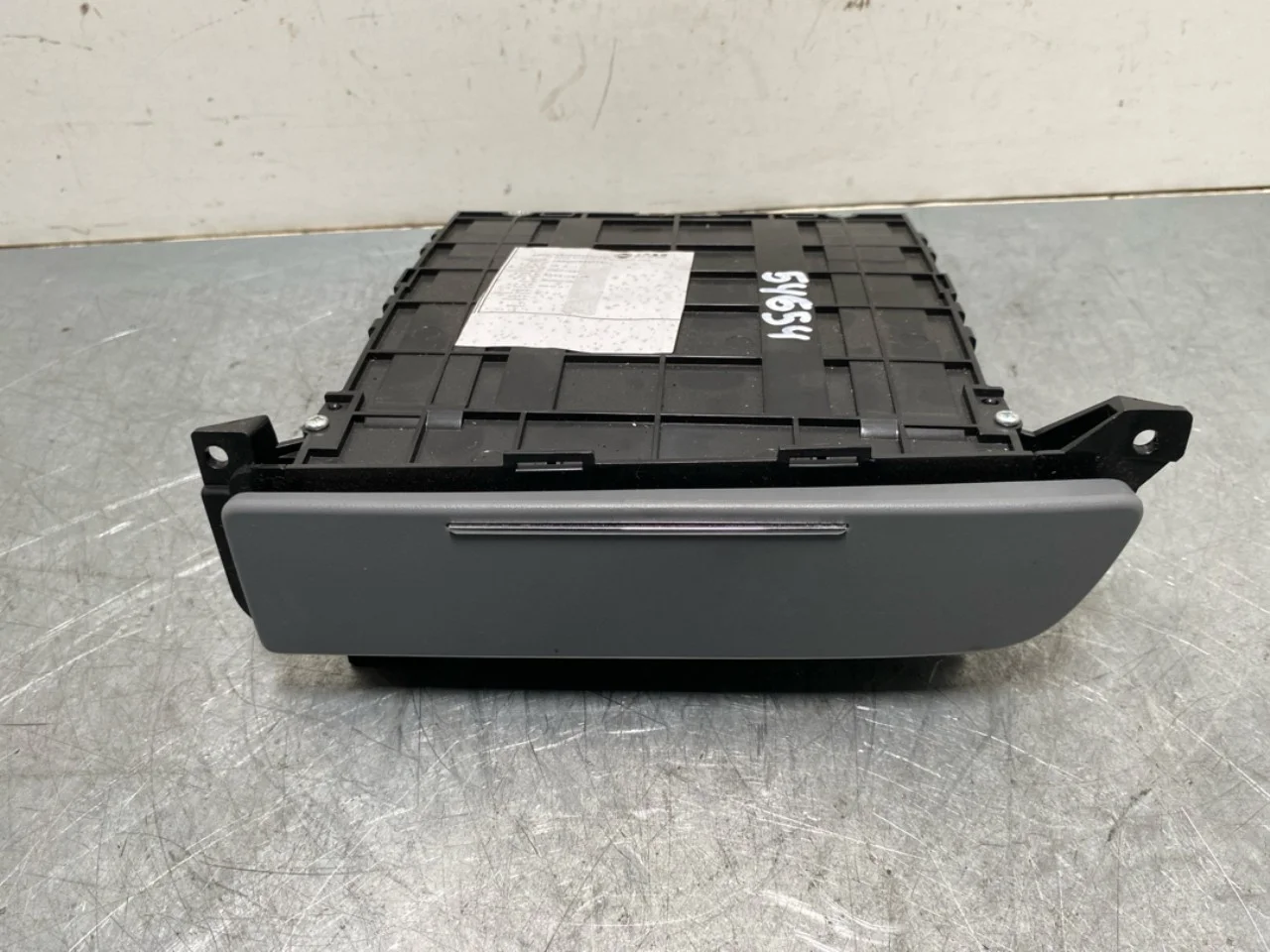 Maxus EV80 2019-> Cup holder