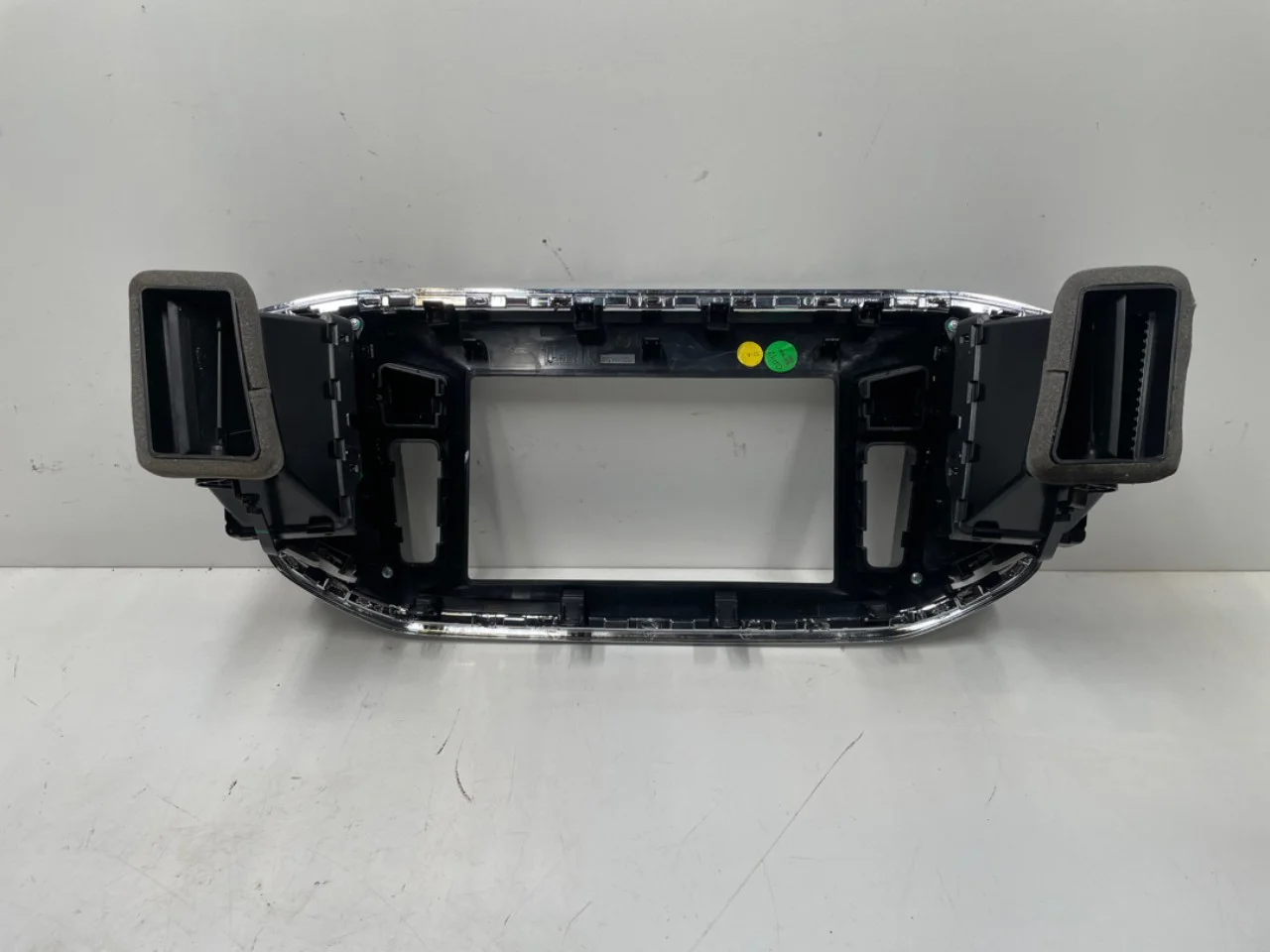 Maxus EV80 2019-> Páramentesítő csatorna / fúvóka nézet 3
