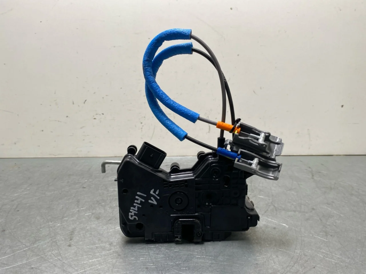 Hyundai KONA / ELECTRIC 2018-23 Door lock housing view 2