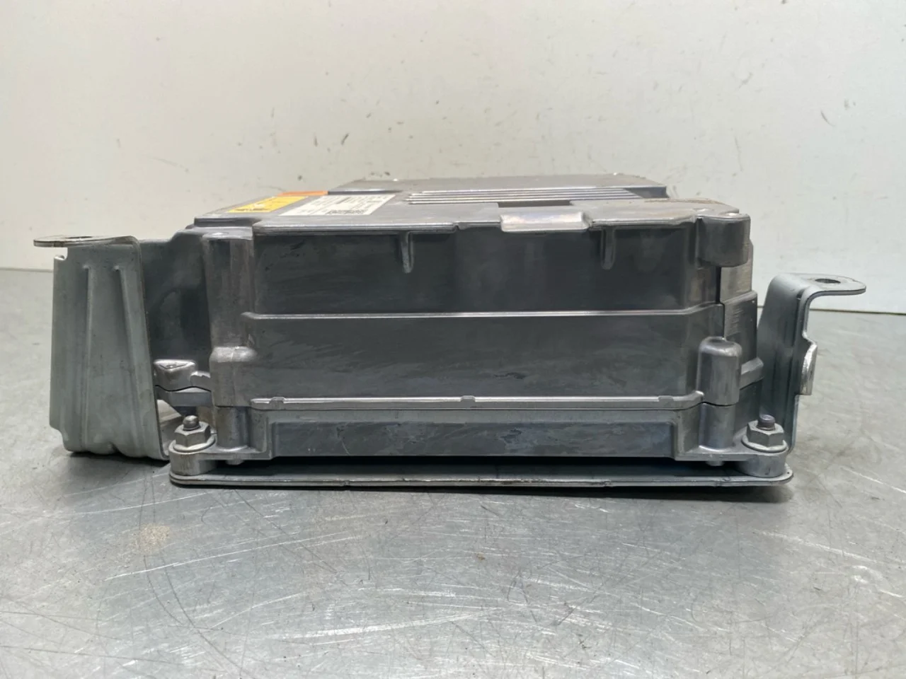 Mercedes EQC 2020- Invertor, 12-220V vedere 3