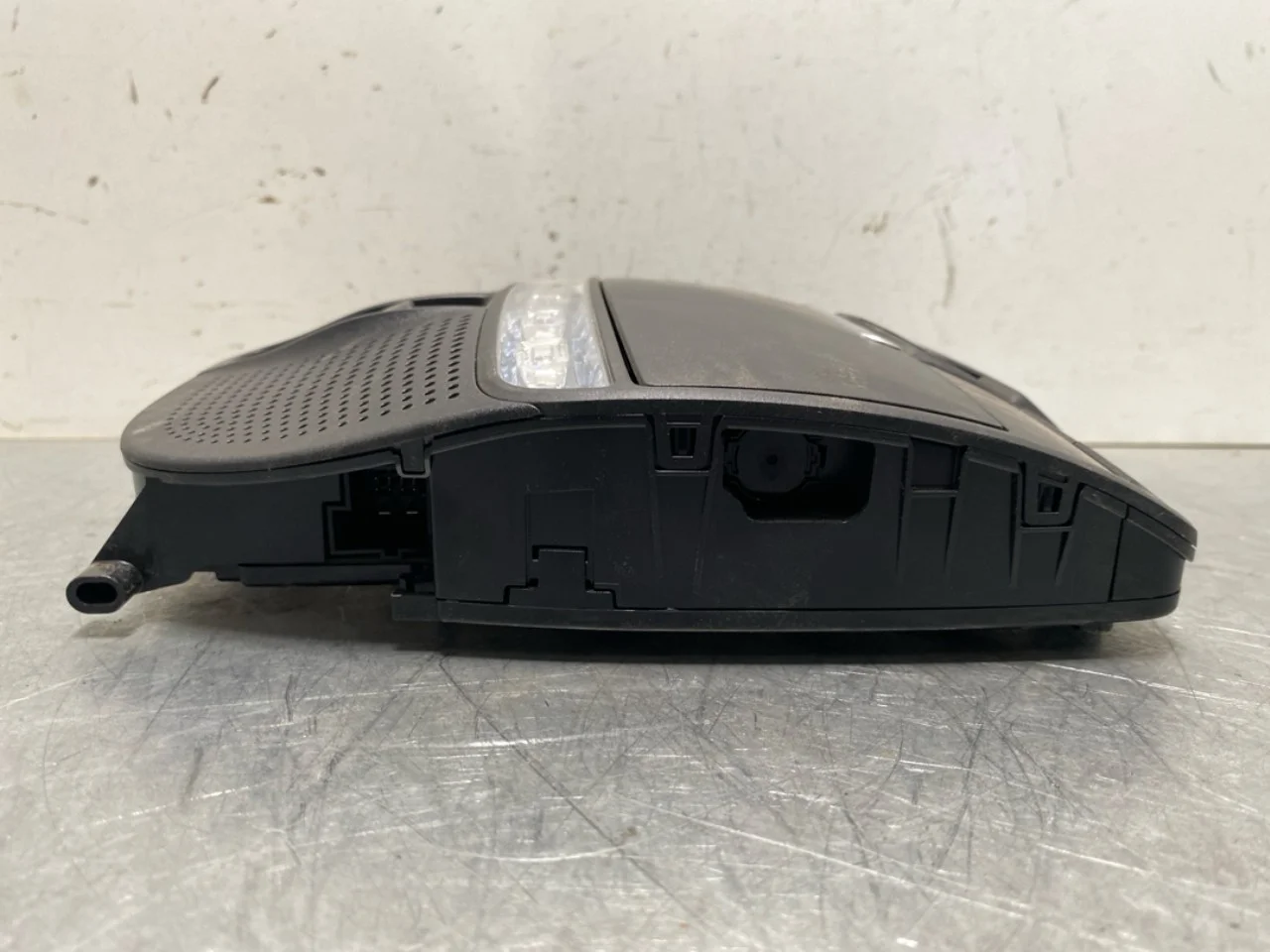Mercedes EQC 2020- Interior roof light view 3