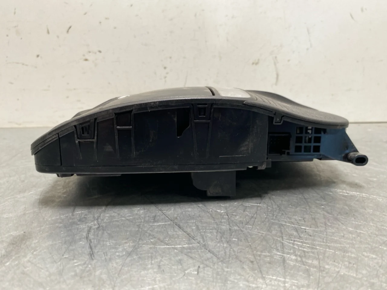 Mercedes EQC 2020- Interior roof light view 4
