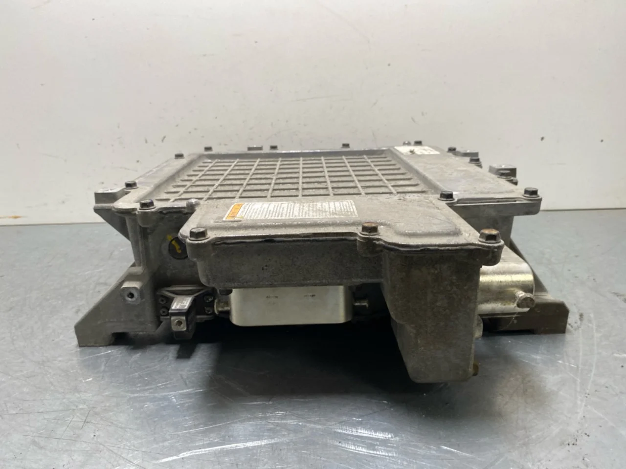 Kia SOUL 2009- Battery charger view 2